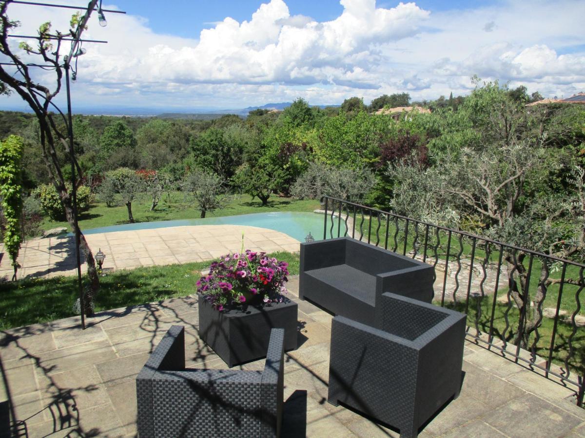 Gite Du Jardin Des Espuys Venasque Exteriér fotografie